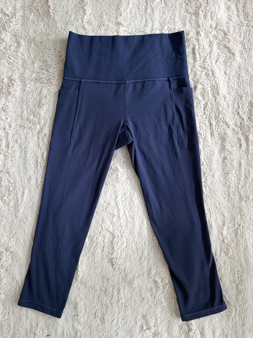 Athleta Salutation Stash Pocket II Capri XS Navy High Rise Leggings